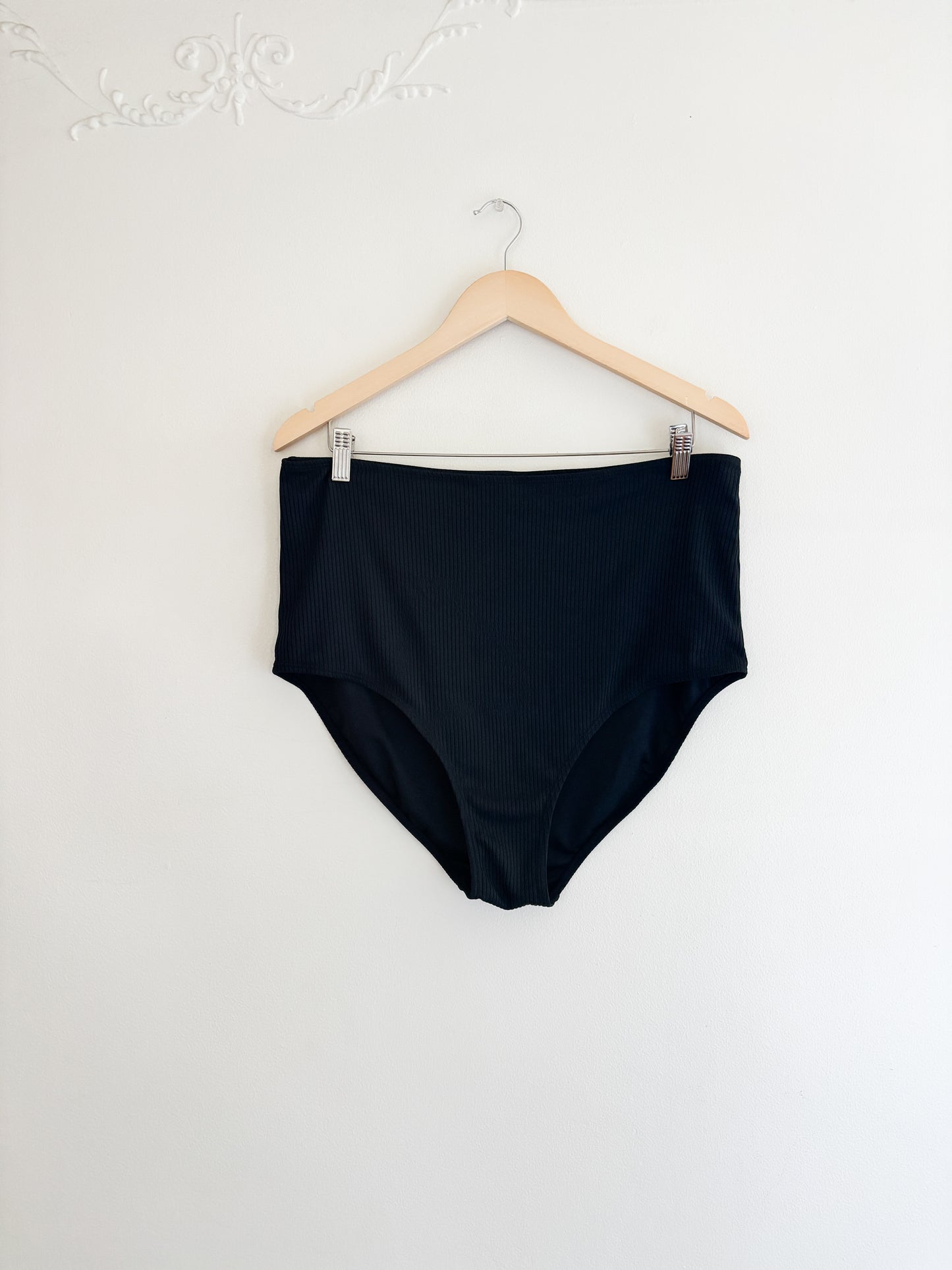 Coral Reef Black Ribbed Swimsuit (XL)