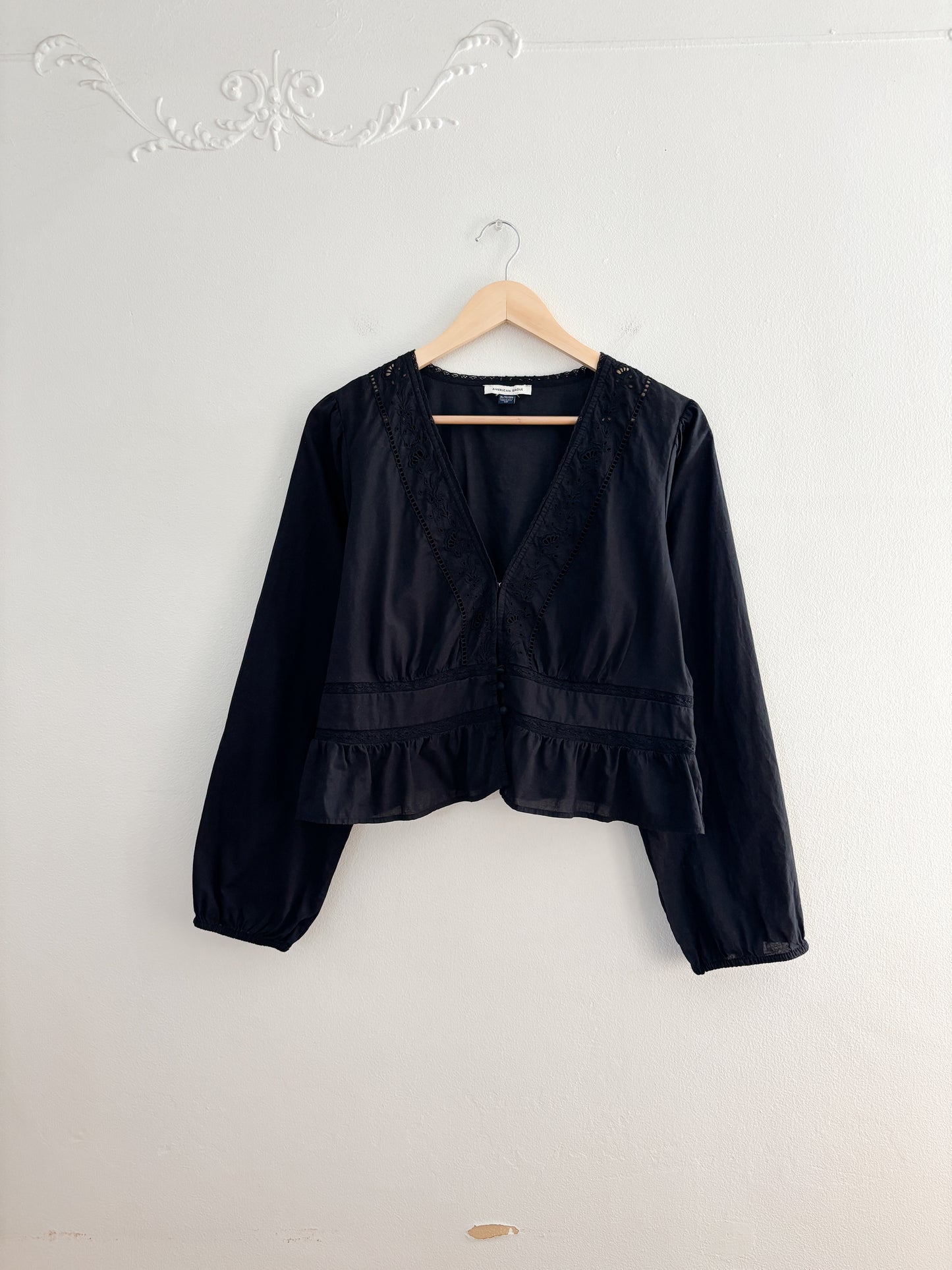 AE Black Cropped Blouse (XL)