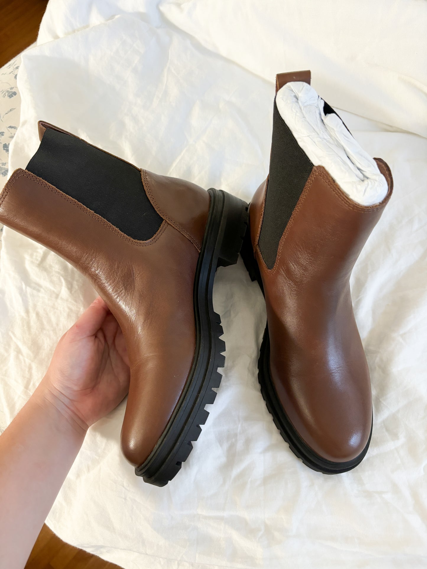 NEW Madewell Pull On Chelsea Lug Sole Boots