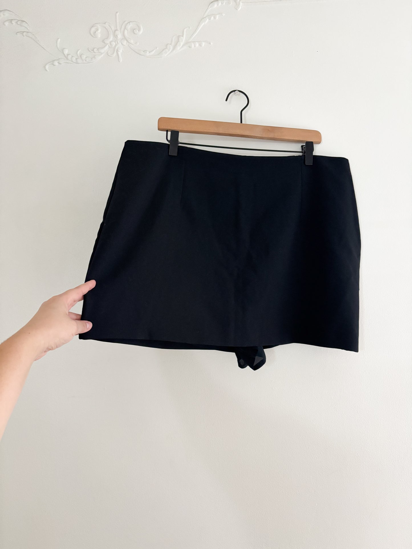 Abercrombie & Fitch Scarlett Mini Skort (XL)