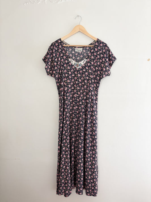 Vintage Floral Dress (M/L)