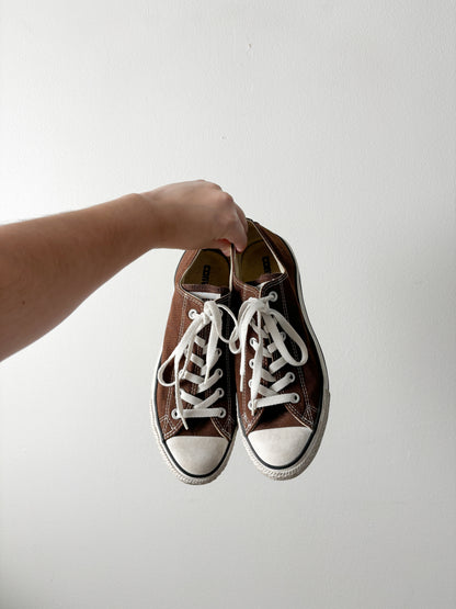 Brown low top converse