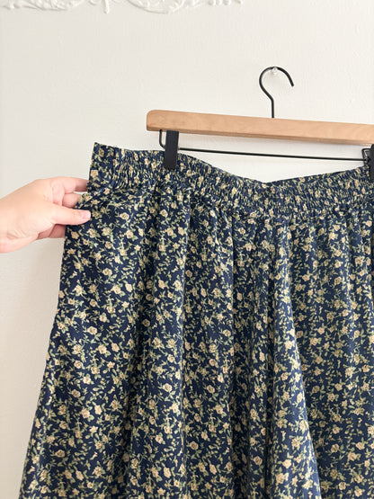 Vintage Floral Flowy Shorts (1x/2x)
