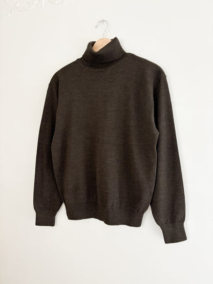 Brown Turtleneck Sweater (S/M)