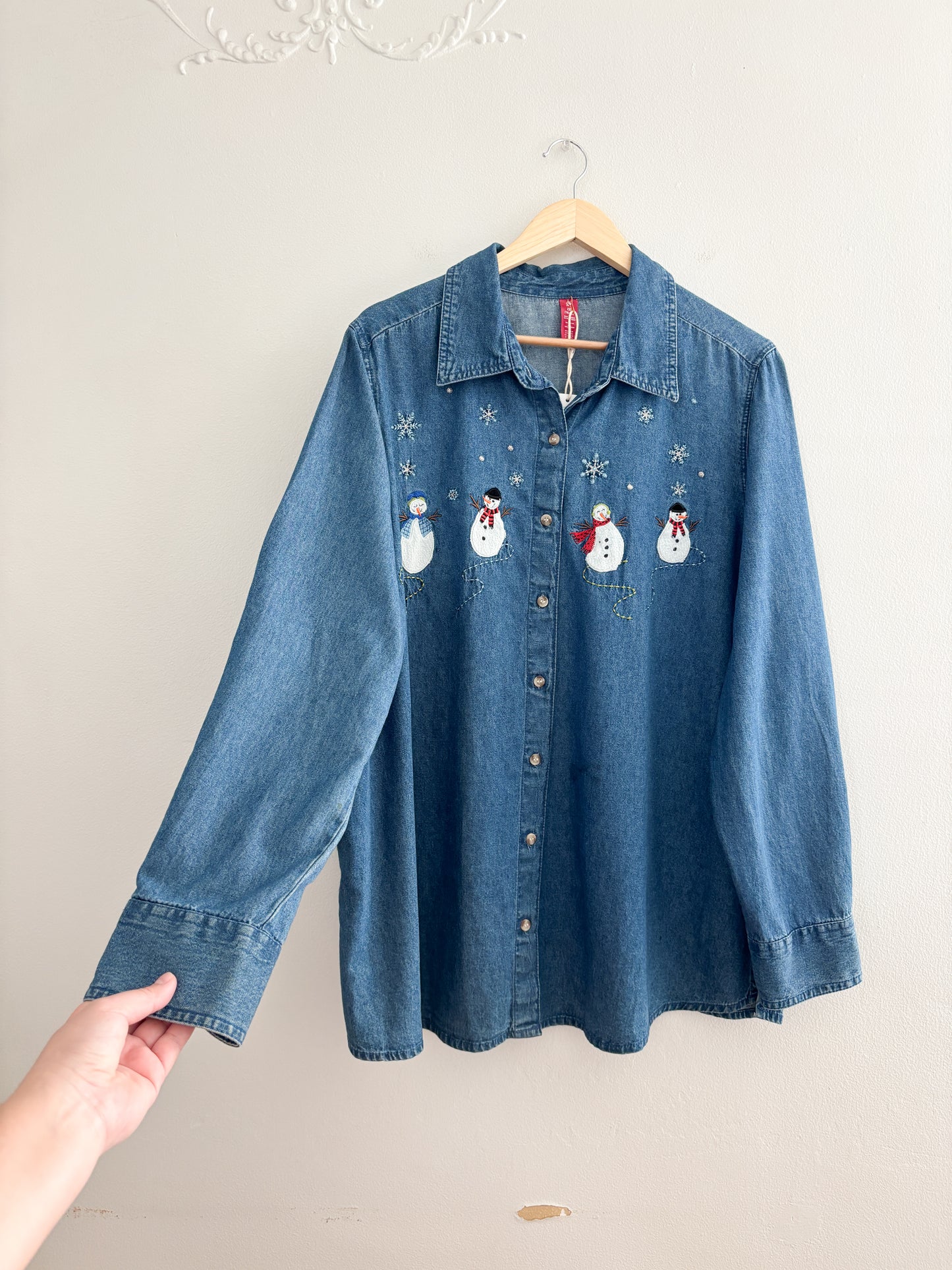 Snowman Chambray Button Up (XXL)