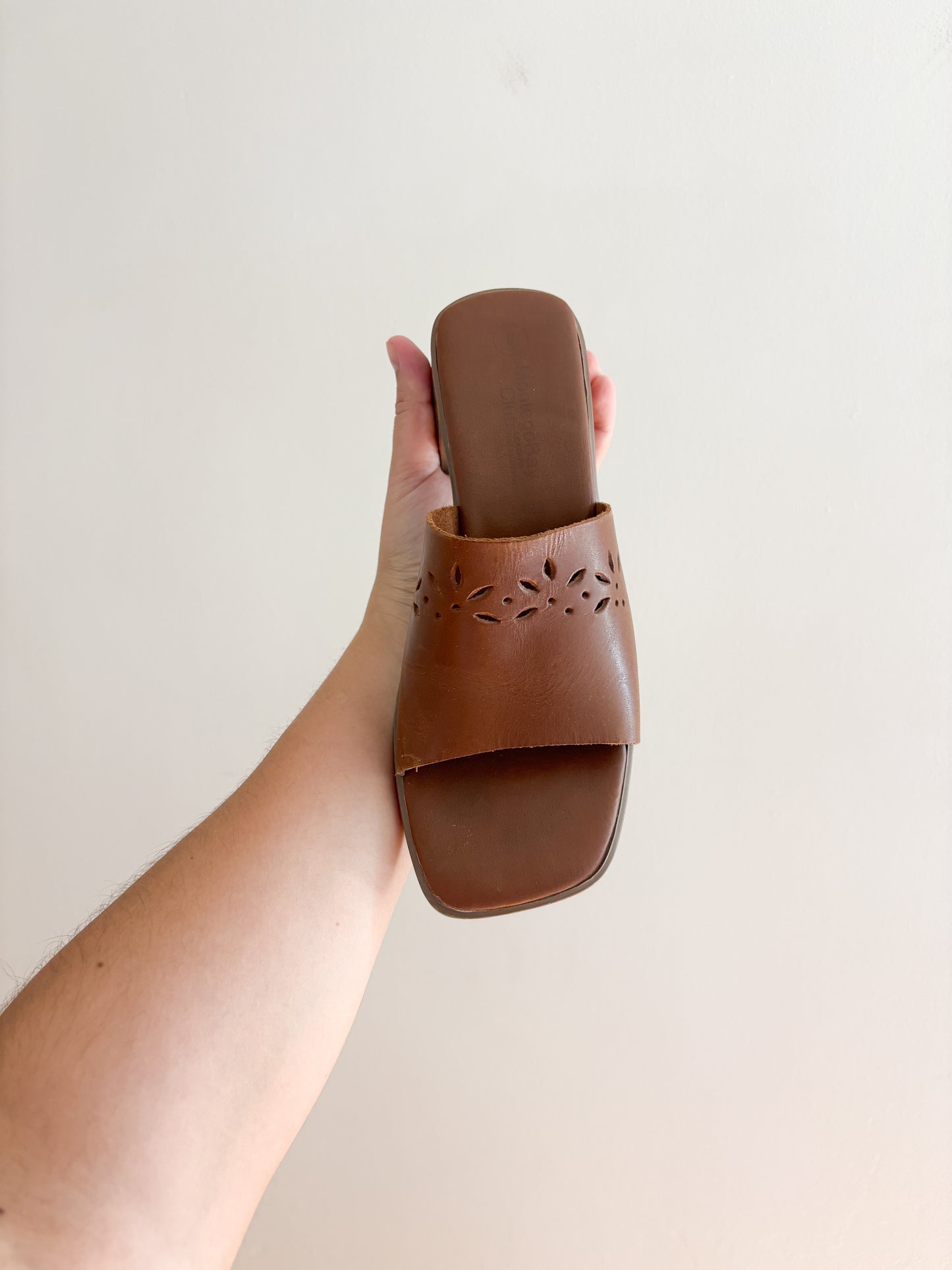 Vintage Brown Leather Heeled Sandals (6)