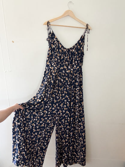 Natural Life floral jumpsuit (XL)