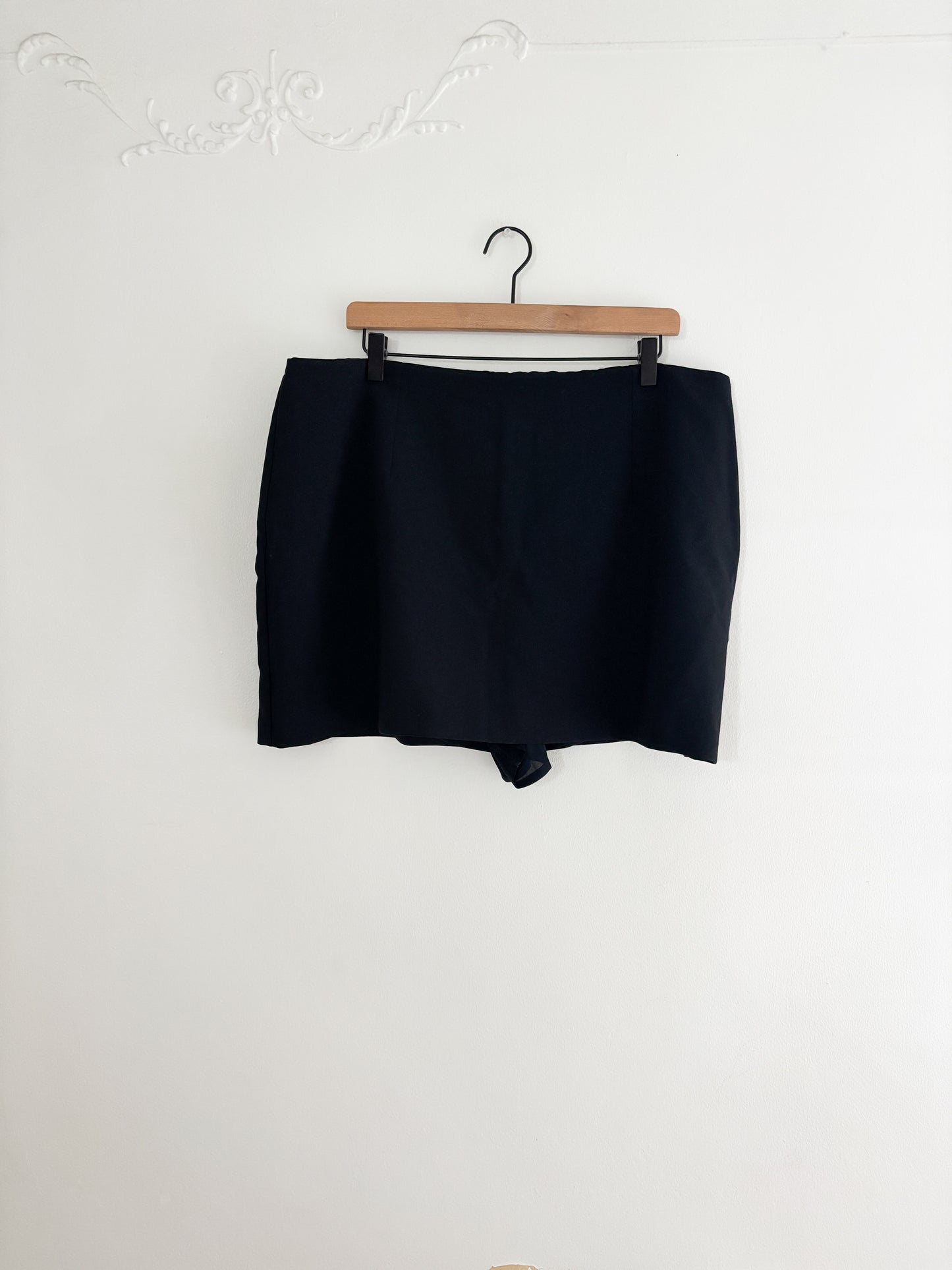 Abercrombie & Fitch Scarlett Mini Skort (XL)