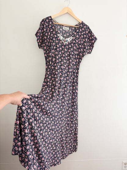 Vintage Floral Dress (M/L)
