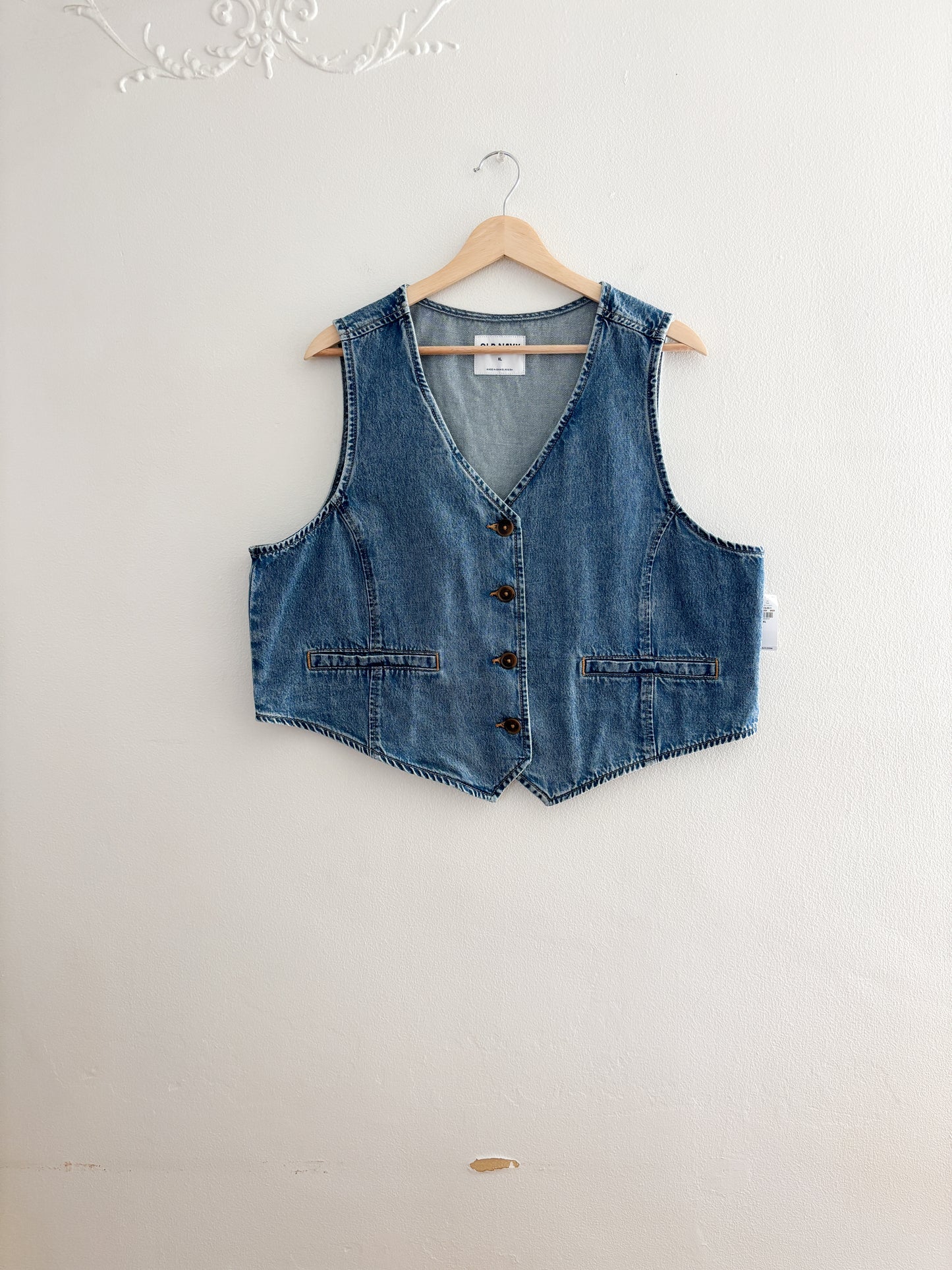NWT Old Navy Denim Vest (XL)
