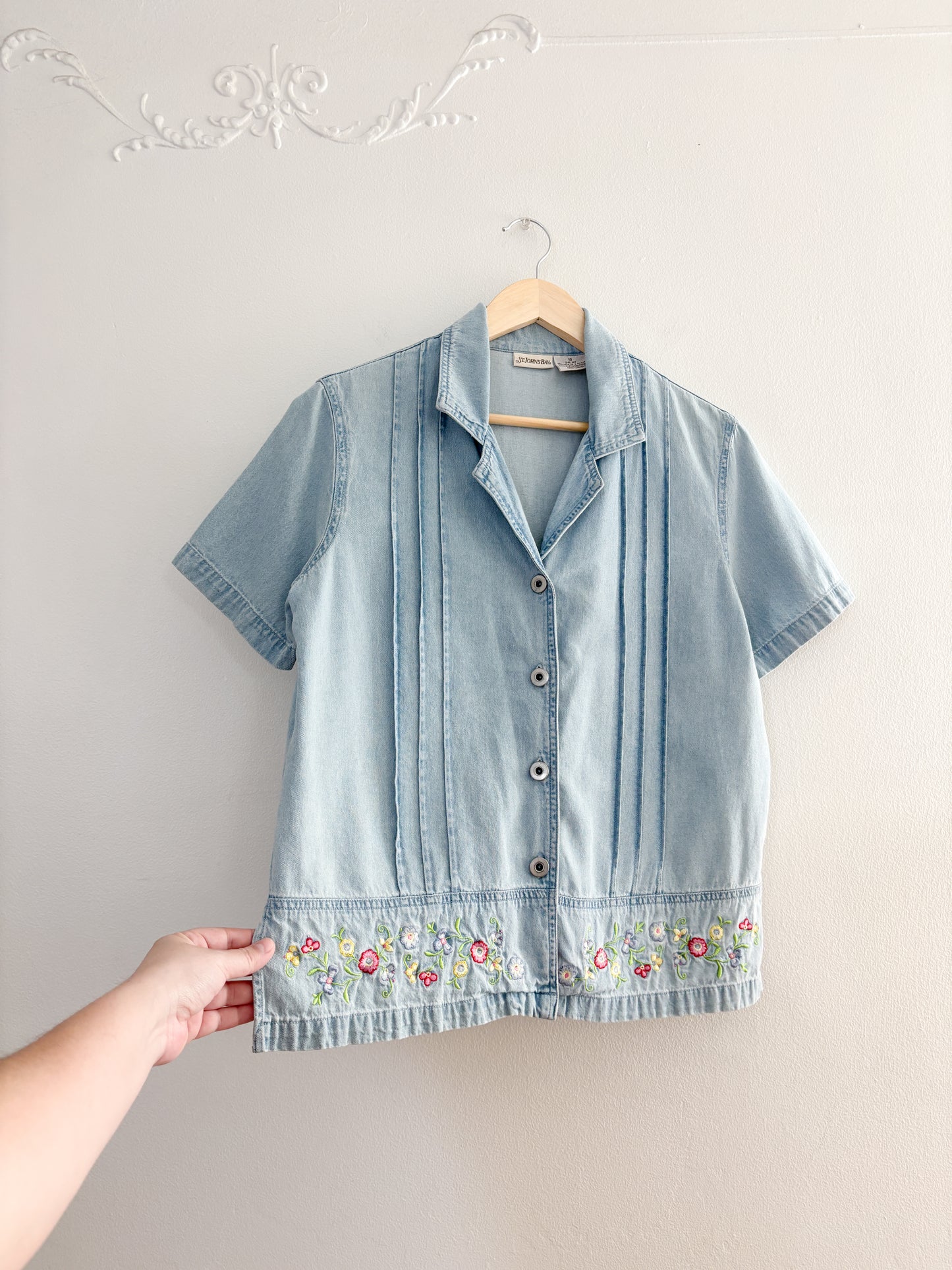Vintage Denim Floral Embroidered Button Down (M/L)