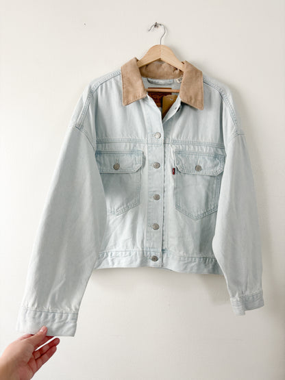NWT Levis Light Wash Denim Jacket