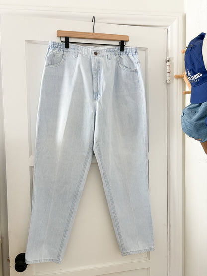 Vintage Lee Light Wash Jeans (33”)