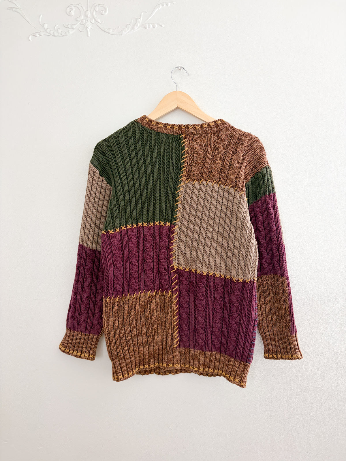 Vintage Hand Knit Leaf Patterned Sweater (M)