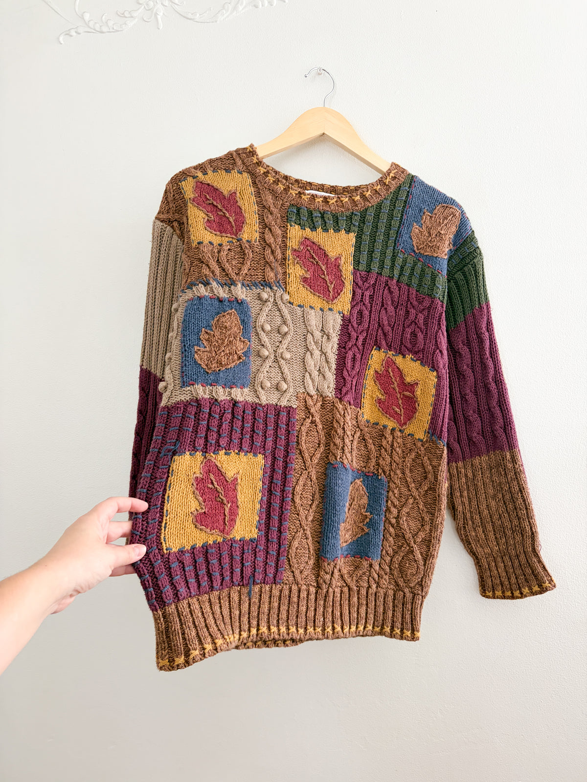 Vintage Hand Knit Leaf Patterned Sweater (M)