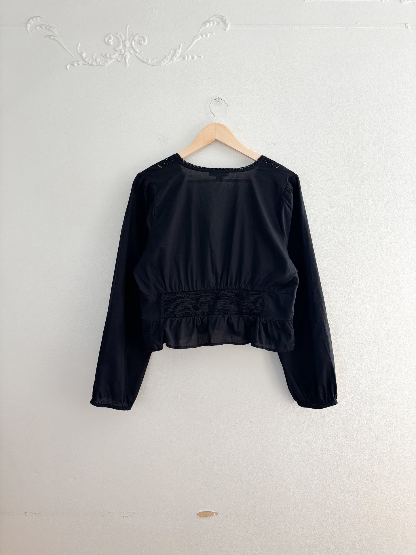 AE Black Cropped Blouse (XL)