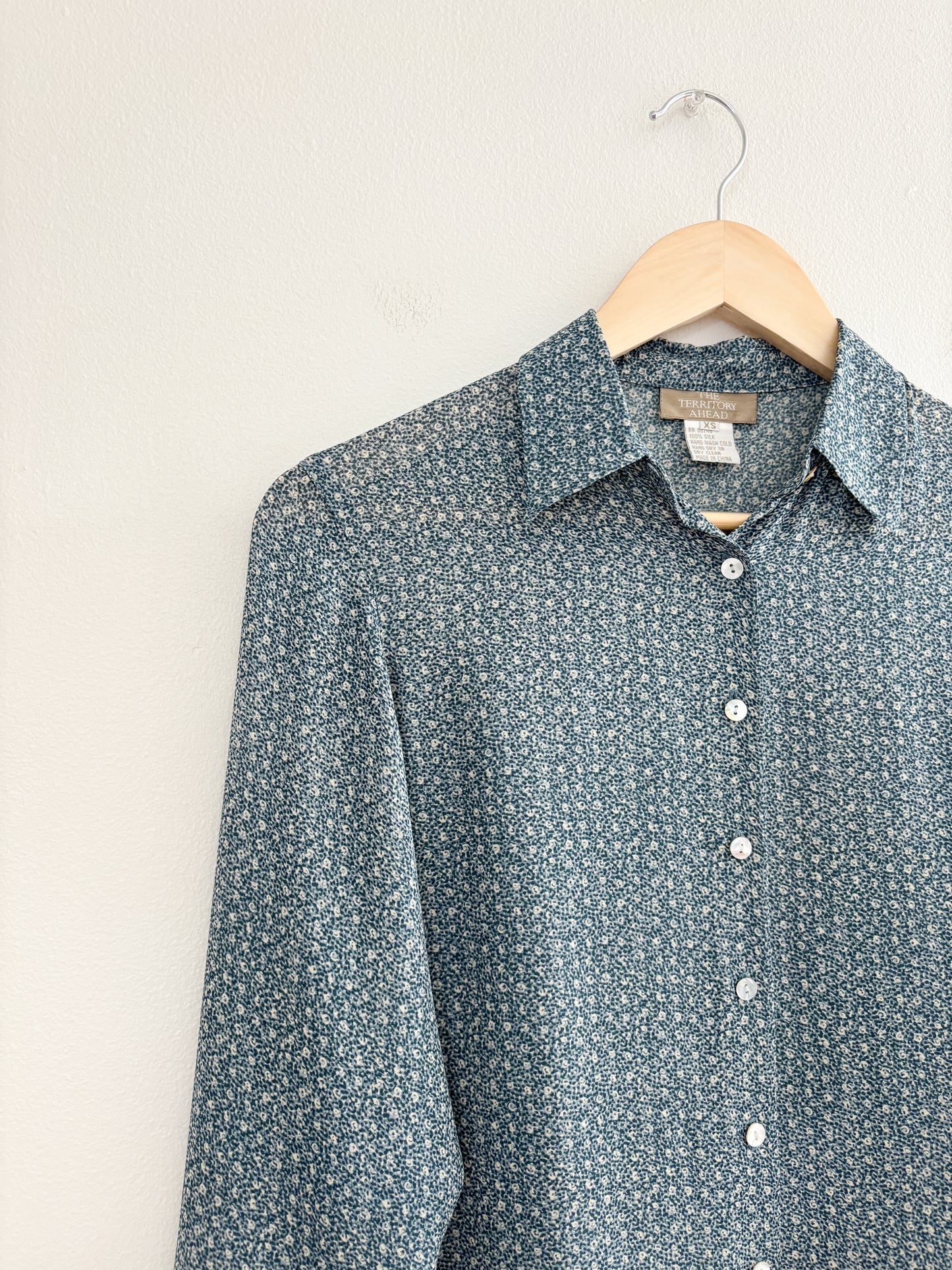 Vintage floral Silk button up (XS)