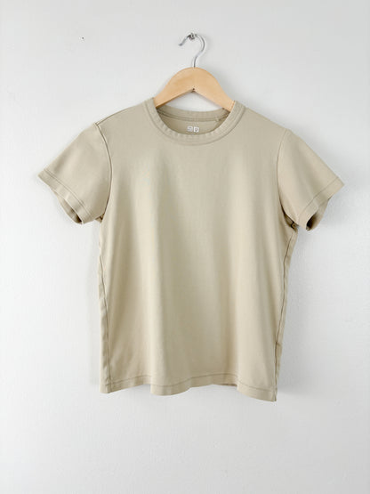 Uniqlo basic tee