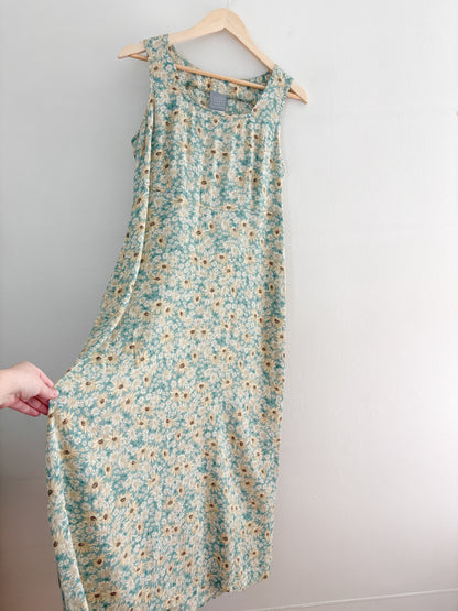 Vintage Daisy Maxi Dress (S/M)