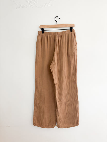 Things Between Kristy Pants (L)