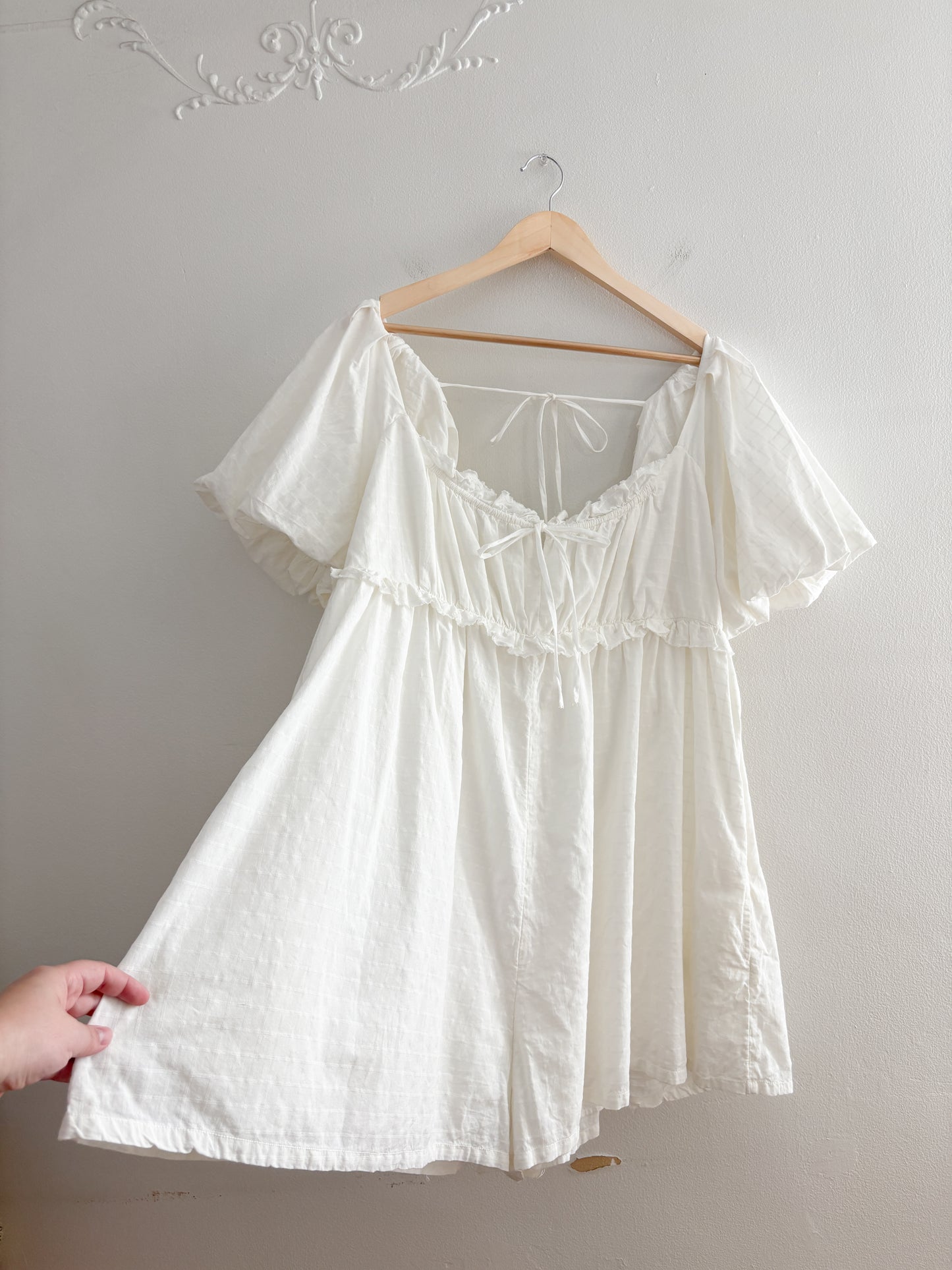 NWOT Pilcro Puff Sleeve Baby Doll Romper (XL)