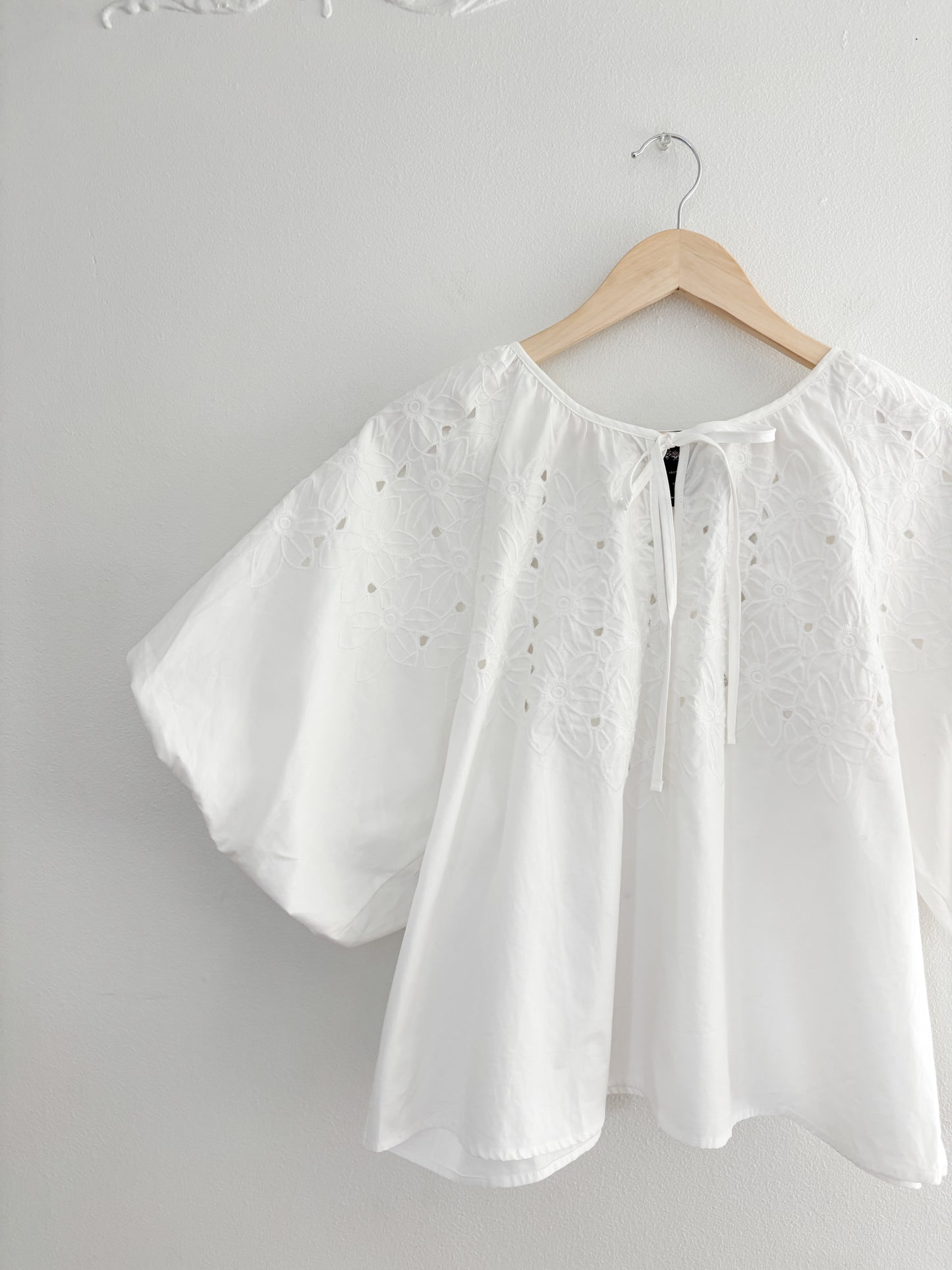 White Floral Puff Sleeve Blouse (M)