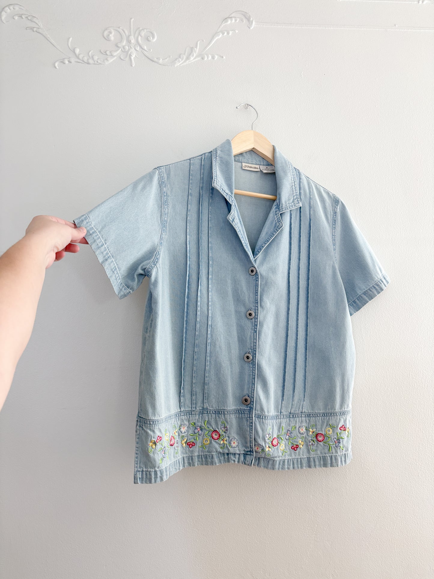 Vintage Denim Floral Embroidered Button Down (M/L)
