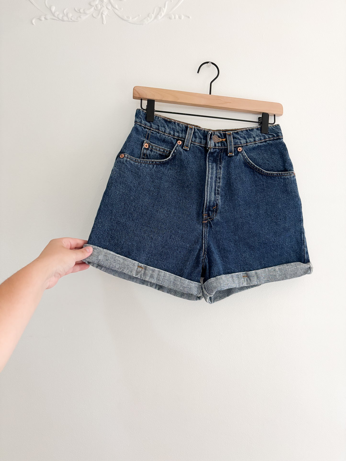 Levis Orange Tab Dark Wash Shorts (26”)