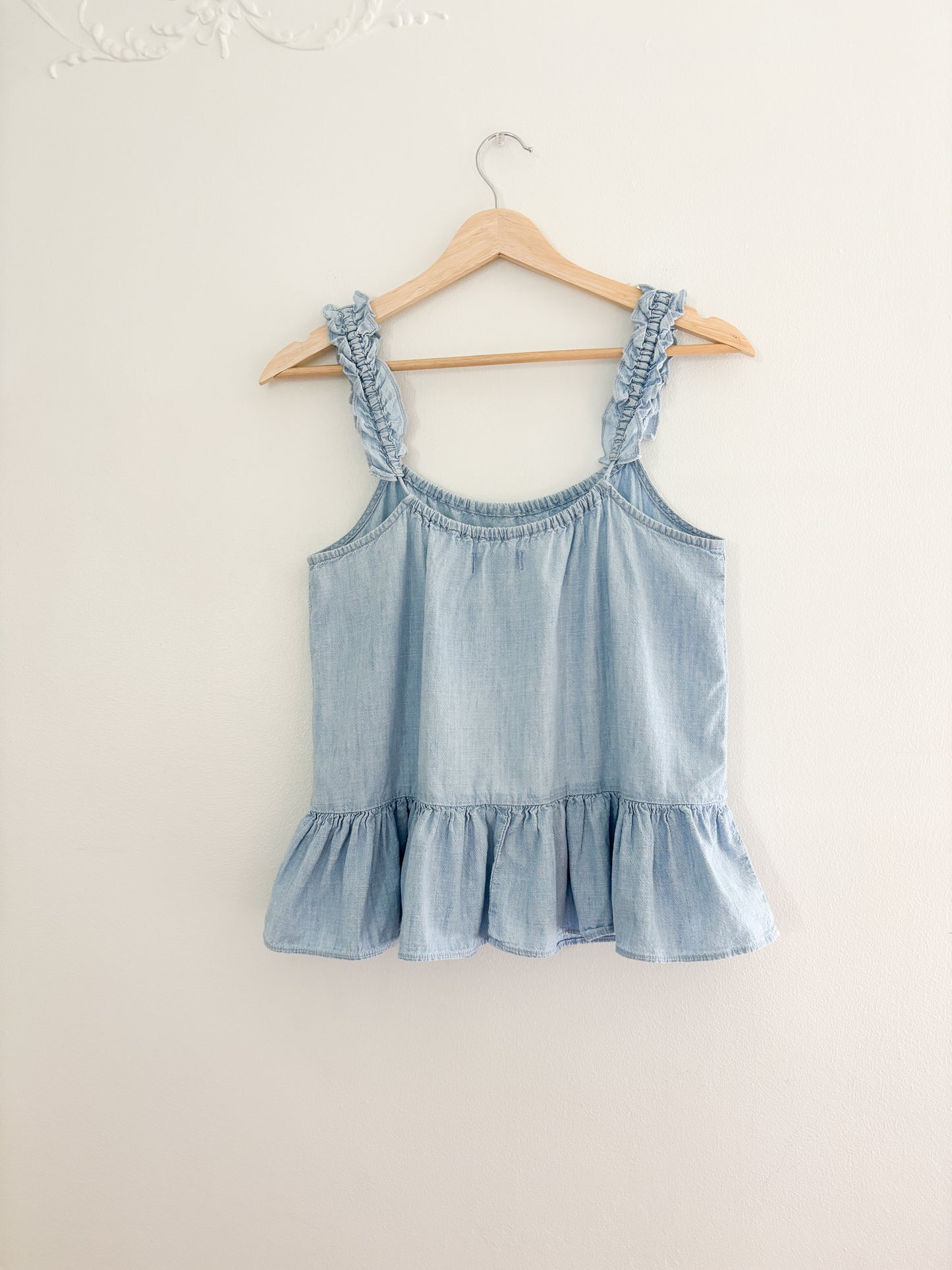 Madewell denim ruffle tank top (XS/S)