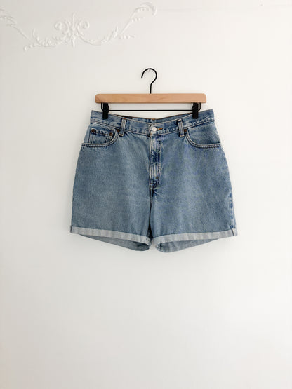 Vintage Levis Denim Shorts (30”)
