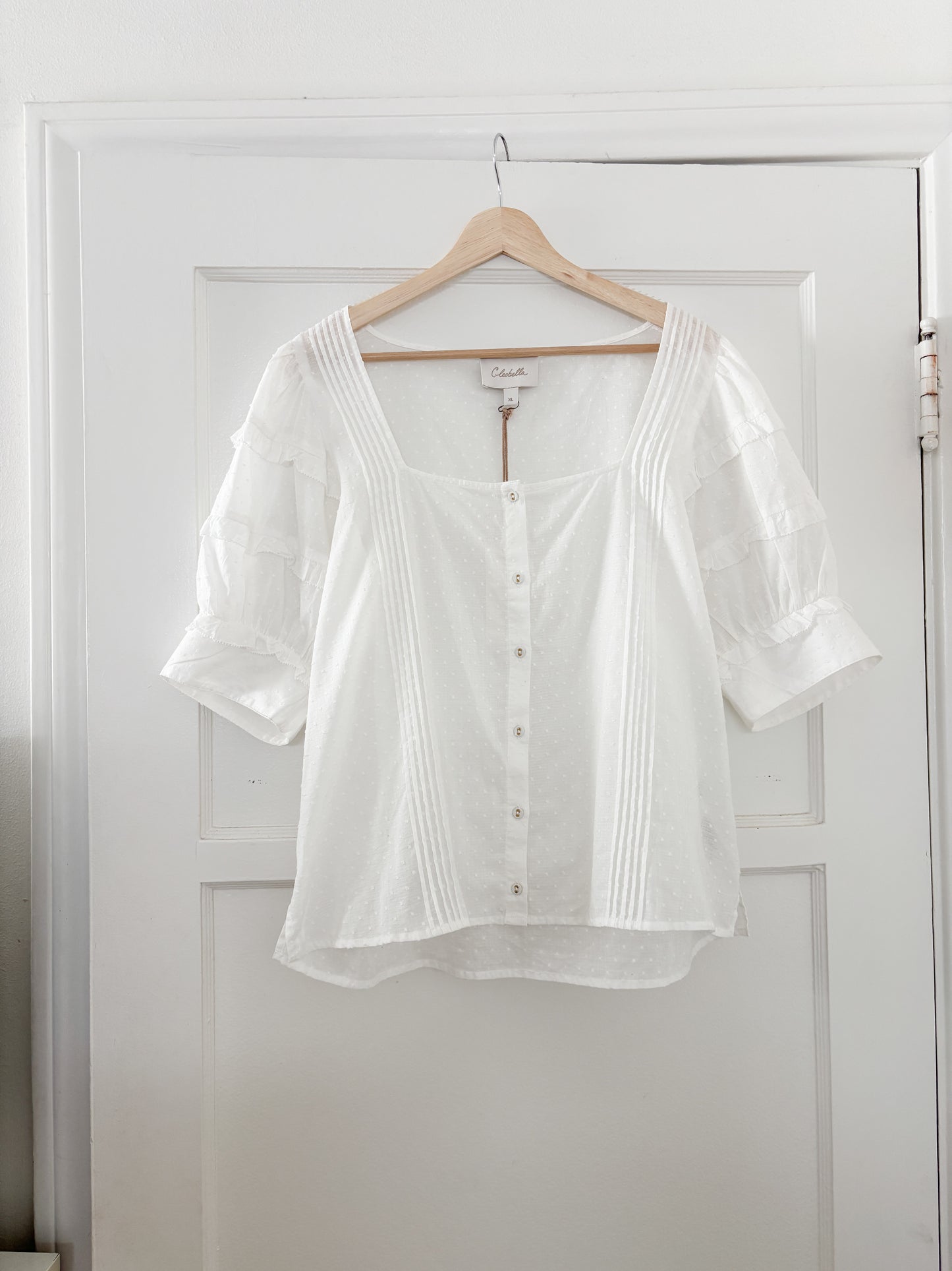 NWT Cleobella Puff sleeve top (L)