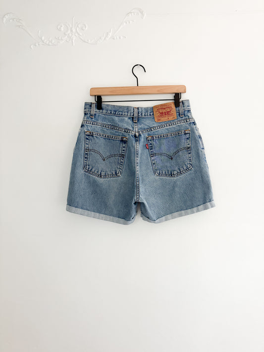 Vintage Levis Denim Shorts (30”)