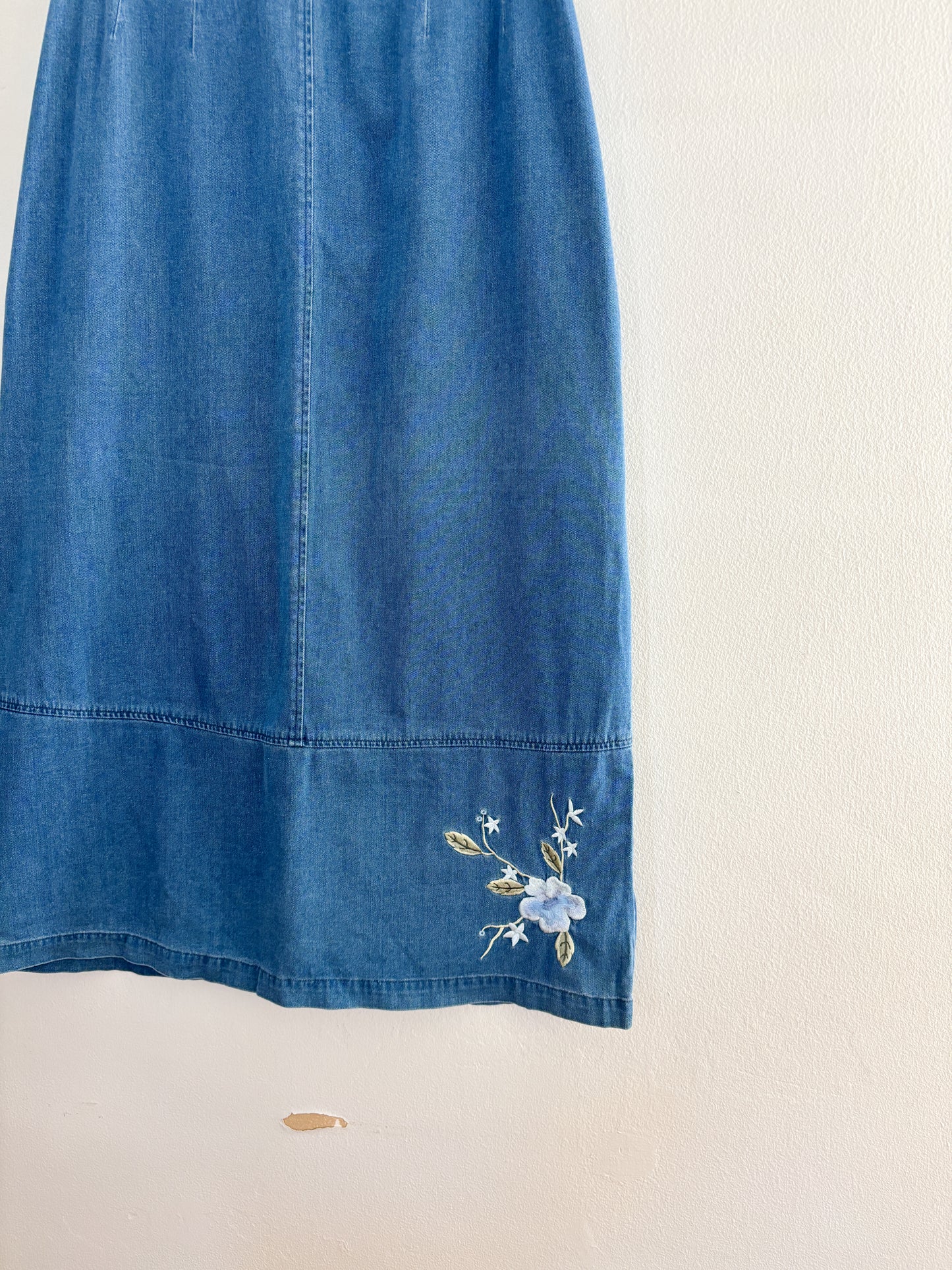Vintage Floral Embroidered Denim Skirt (27/28”)