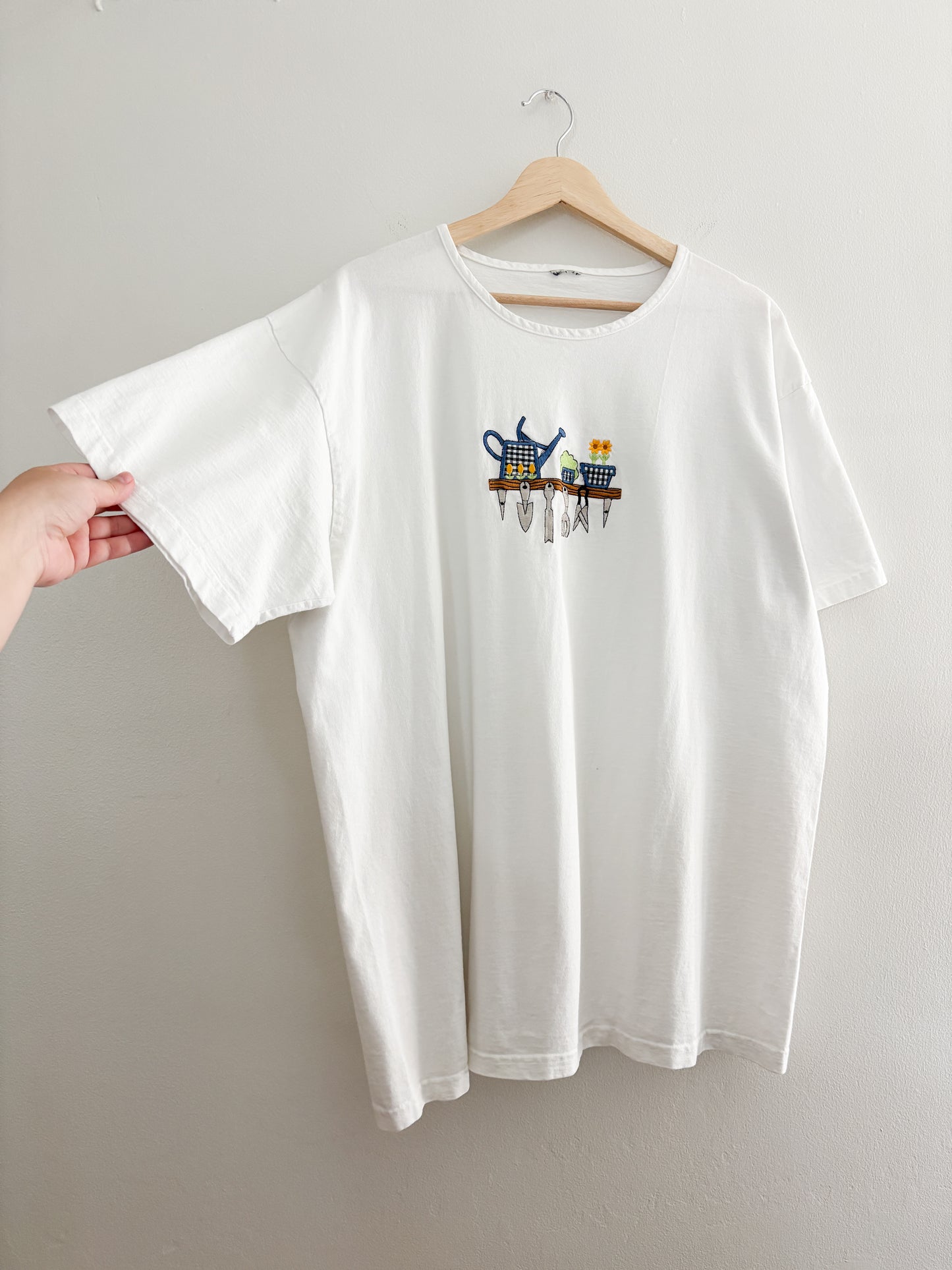 Vintage Embroidered Tee (L/XL)
