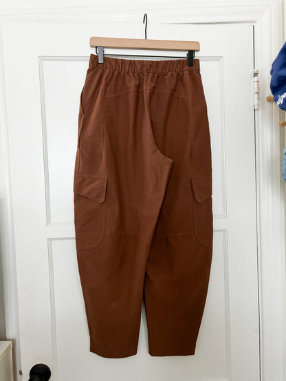 LuluLemon Cargo Pocket Pants (27)