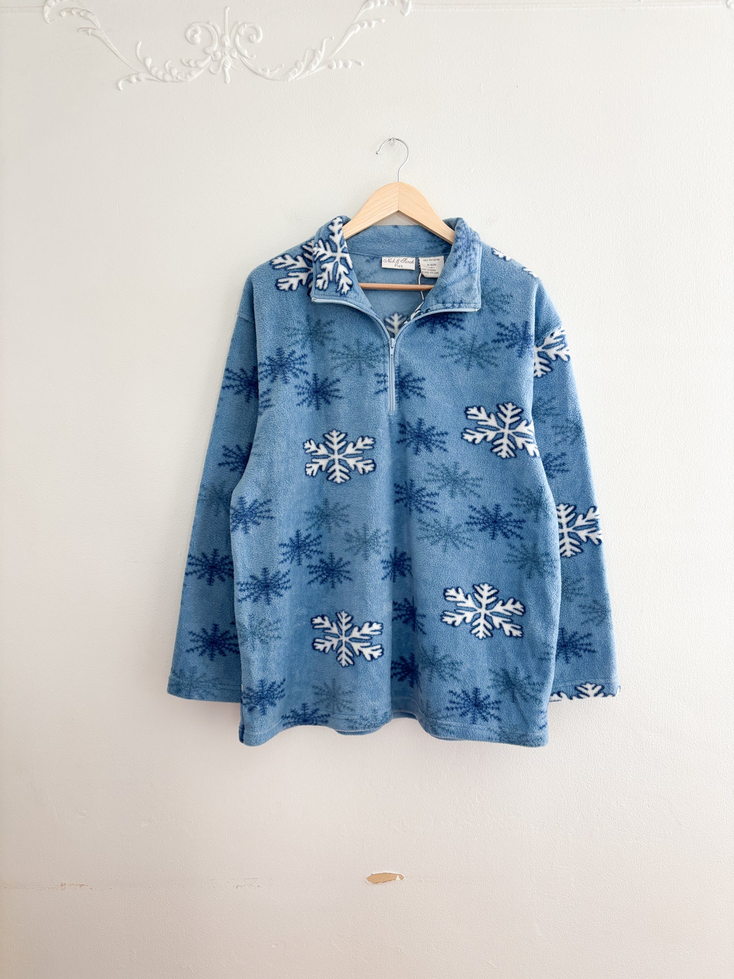 Vintage Blue Snowflake Fleece Quarter Zip (XXL)