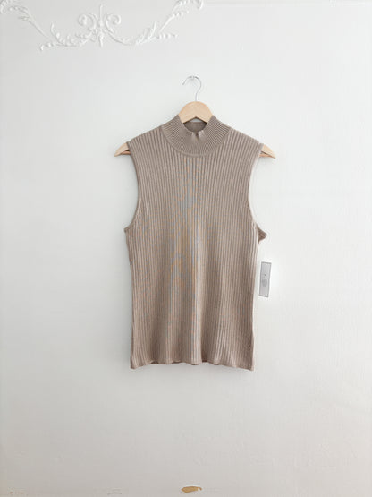 NWT Ribbed Mockneck (XL)