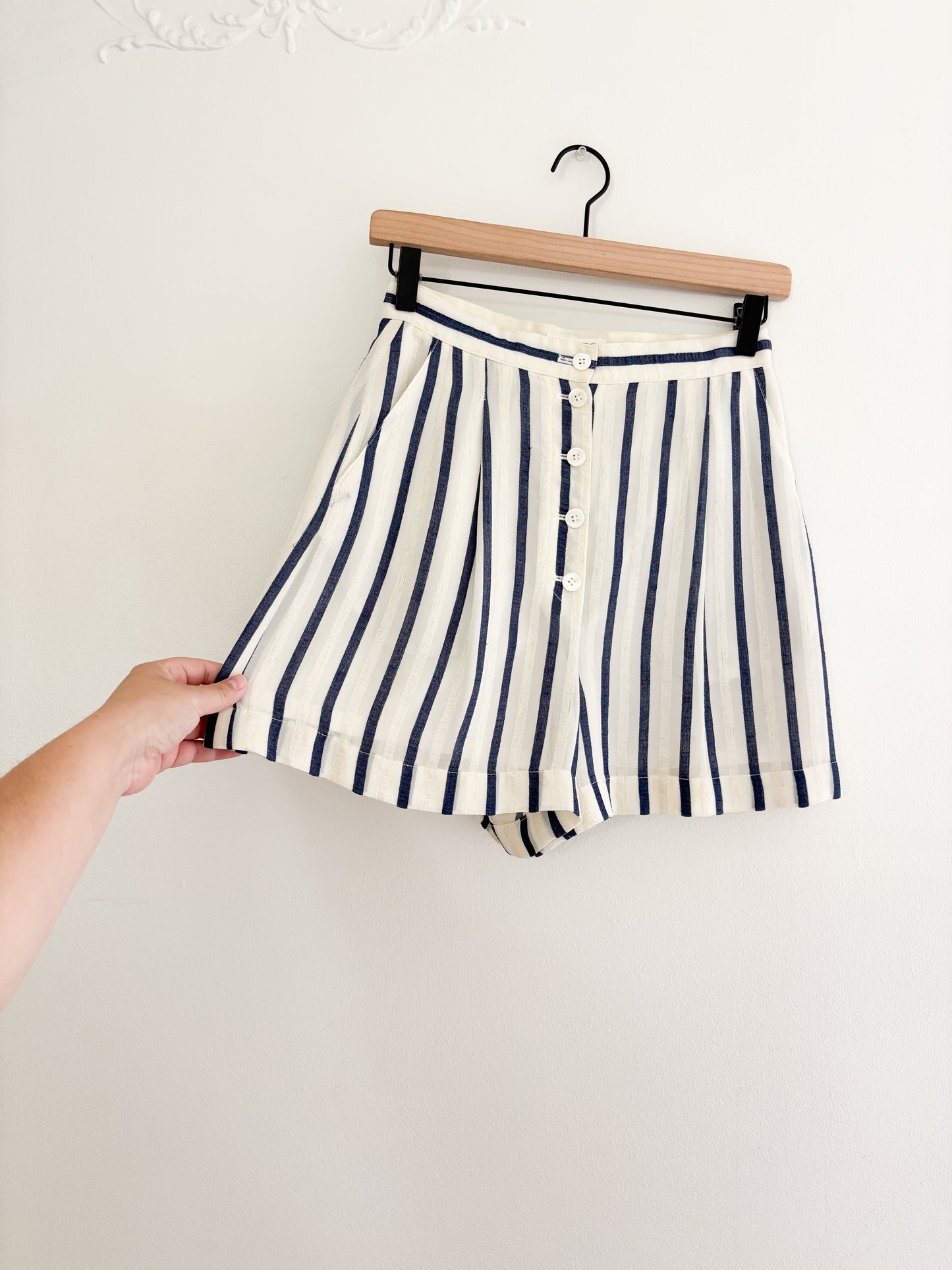 Vintage Striped Flowy Shorts (24/25”)