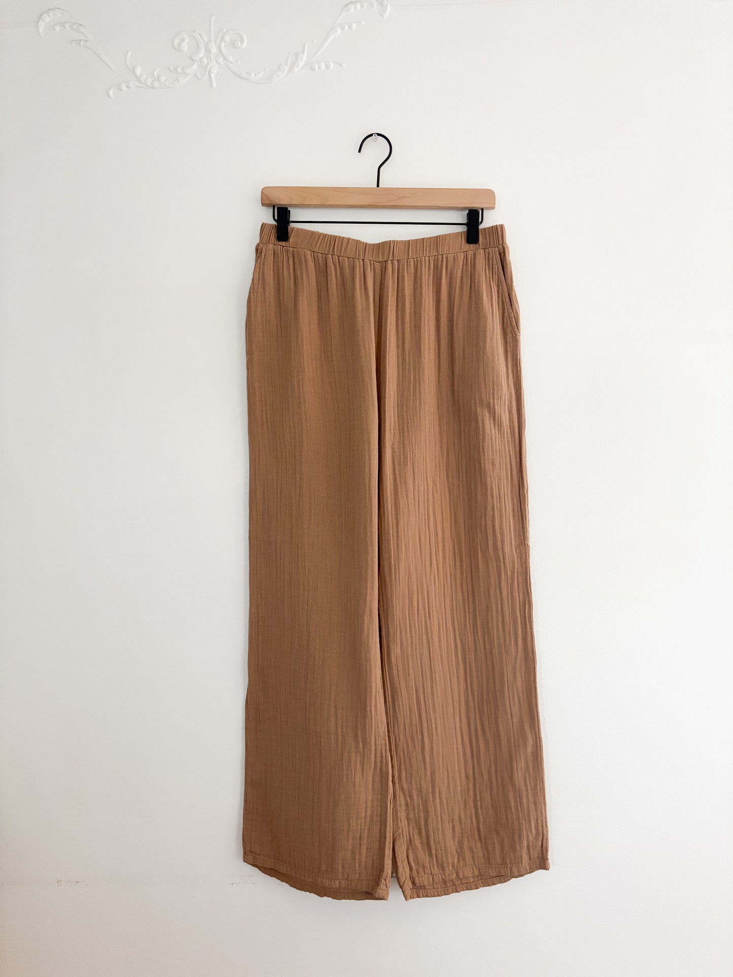 Things Between Kristy Pants (L)