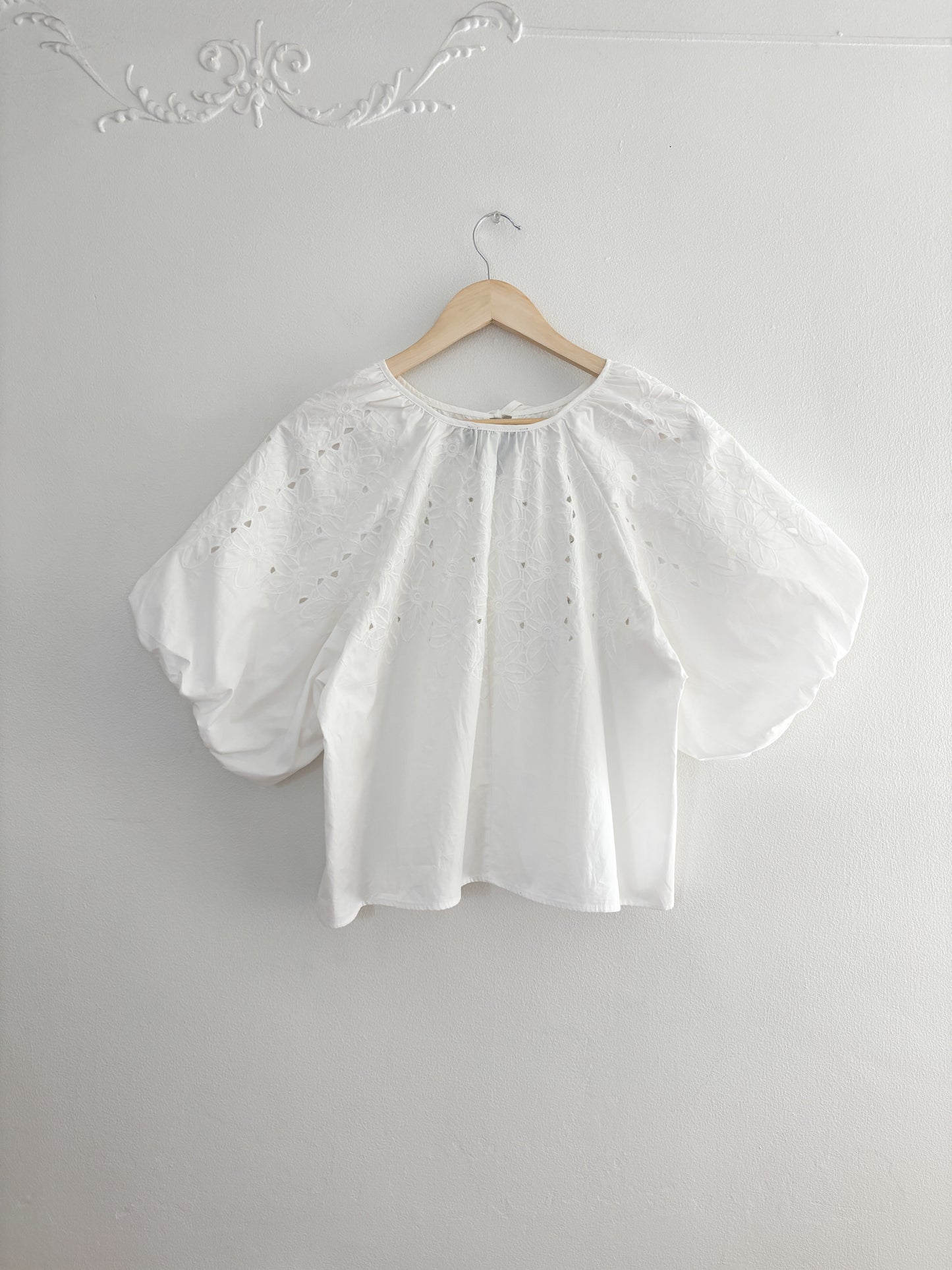 White Floral Puff Sleeve Blouse (M)