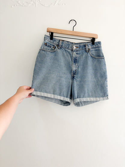 Vintage Levis Denim Shorts (30”)