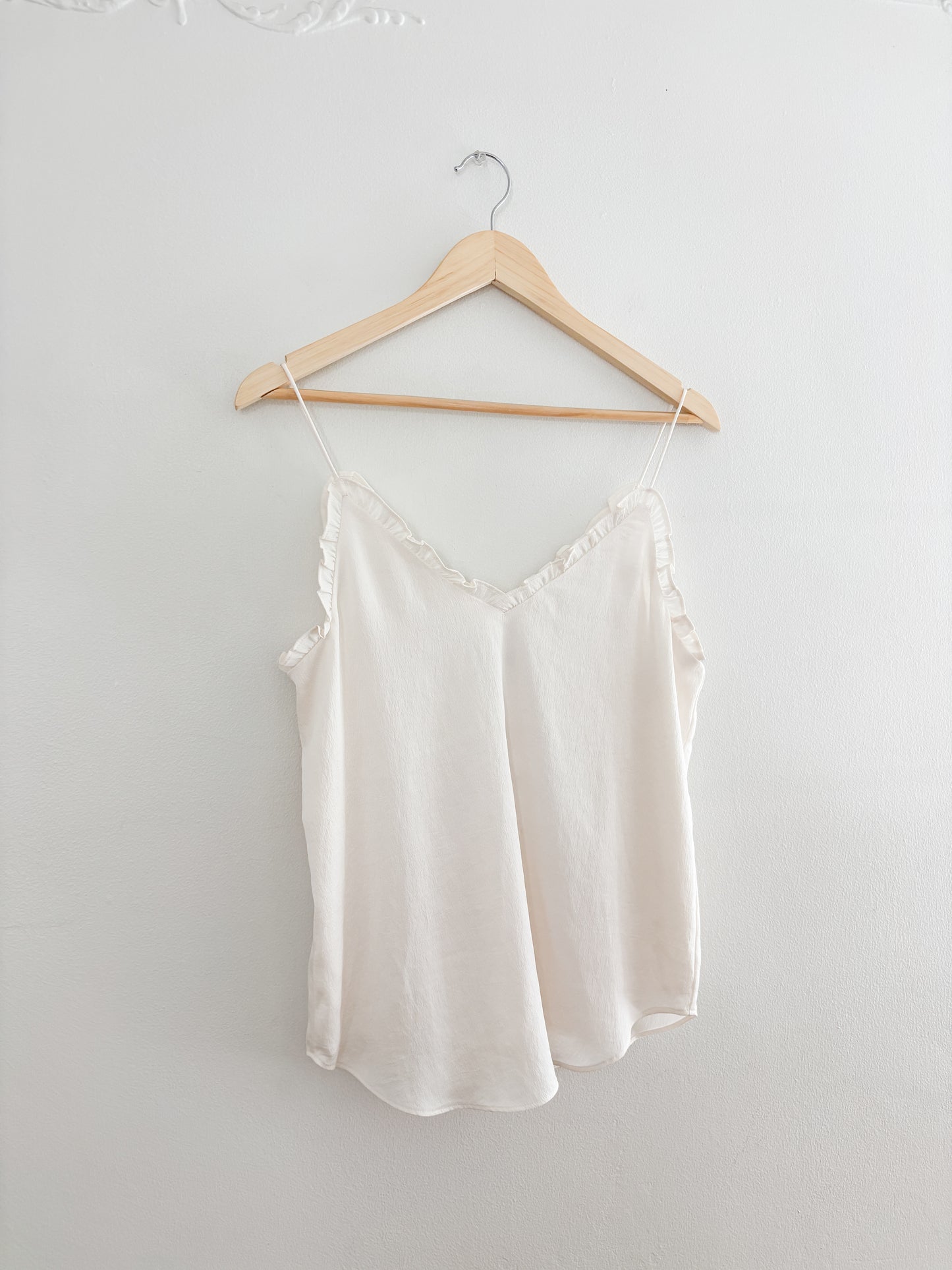 Express ruffle tank top (S)