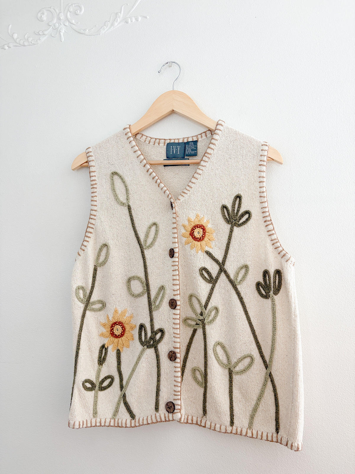 Vintage Embroidered Knit Vest (XL)