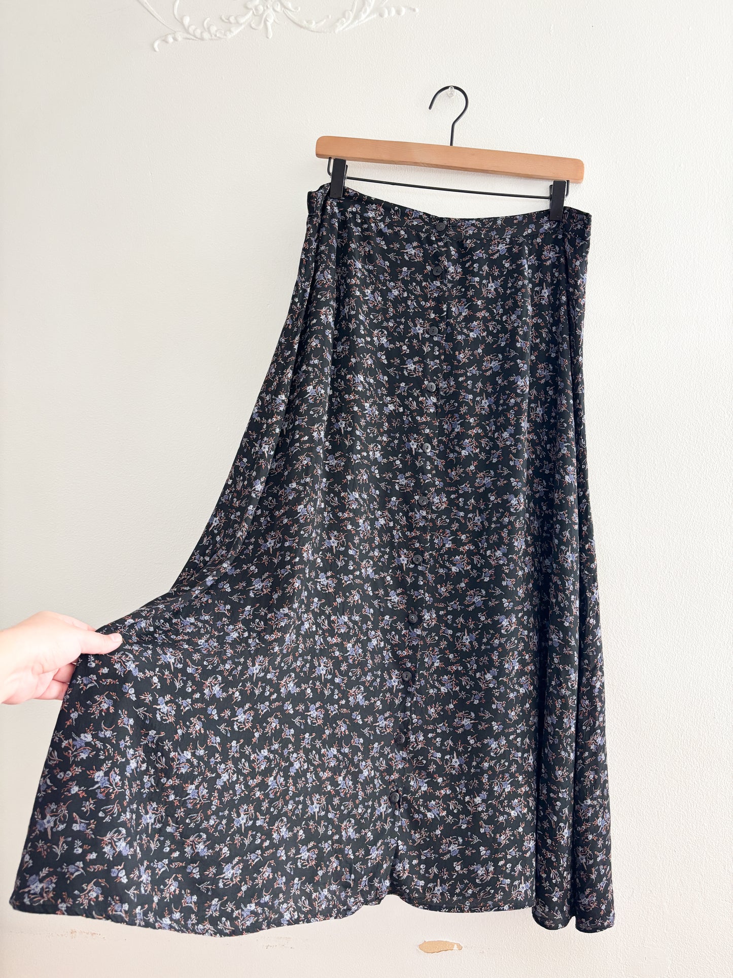 Vintage Black Floral Skirt (31/32”)