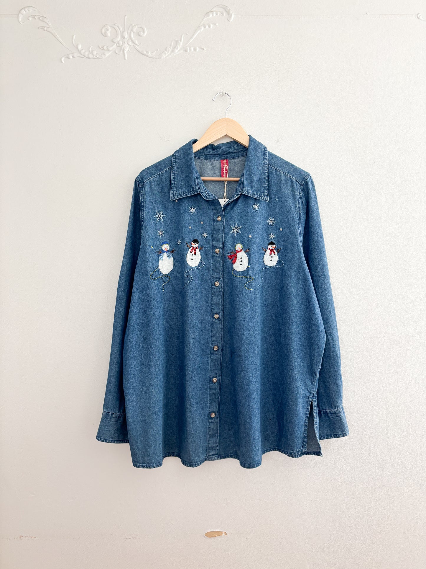 Snowman Chambray Button Up (XXL)