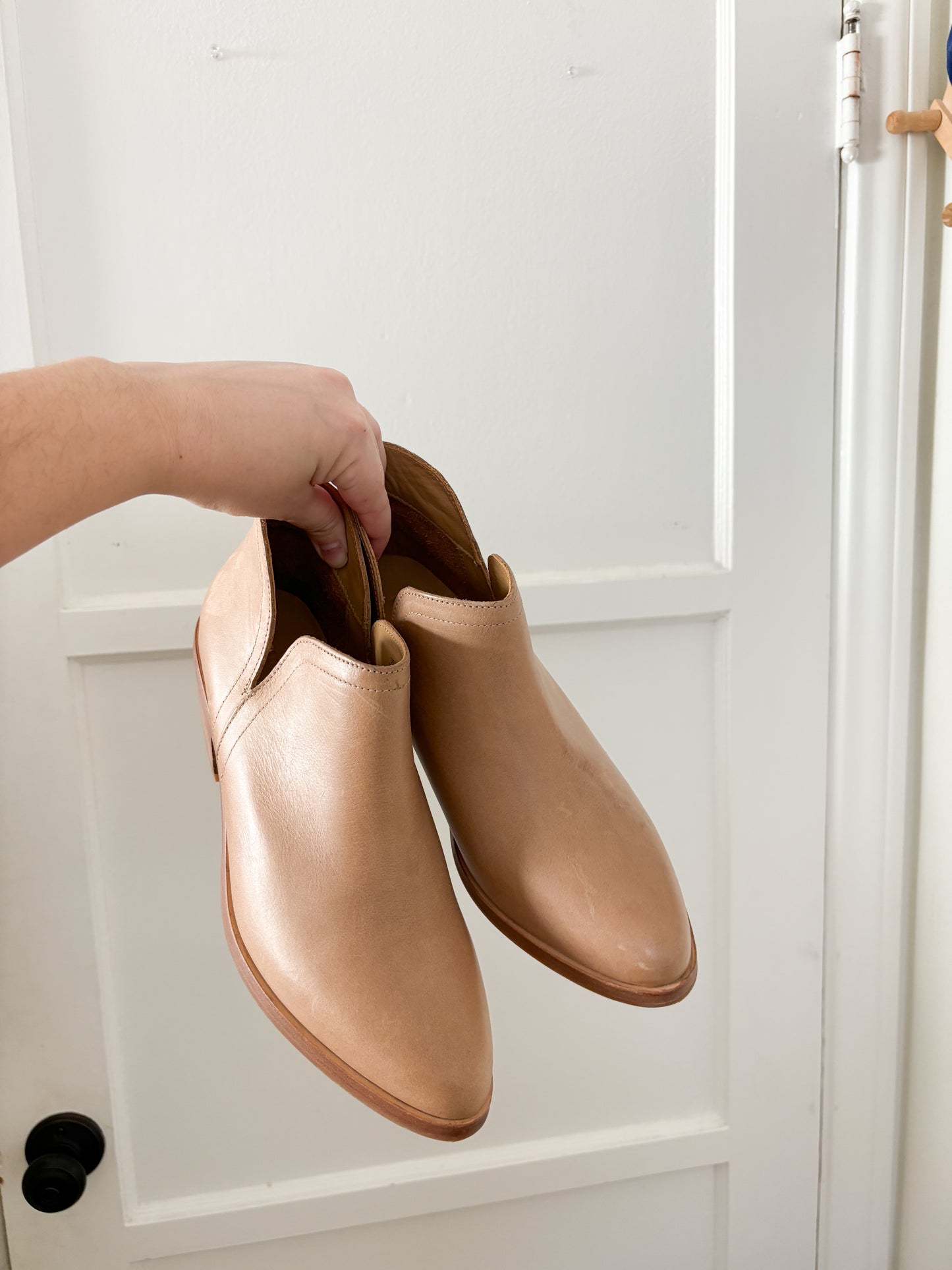 Nisolo Mia Everyday Ankle Bootie (8)