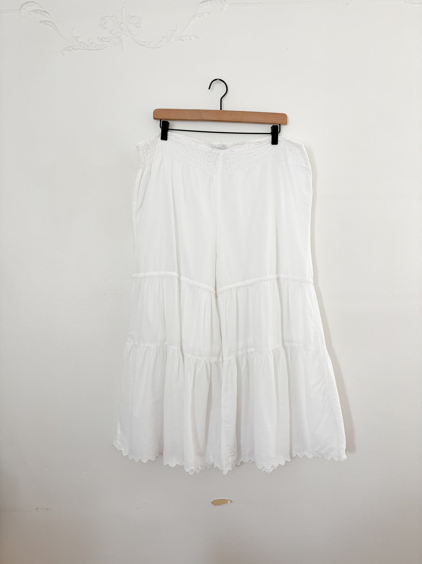 White Ruffle Pants (L/XL)
