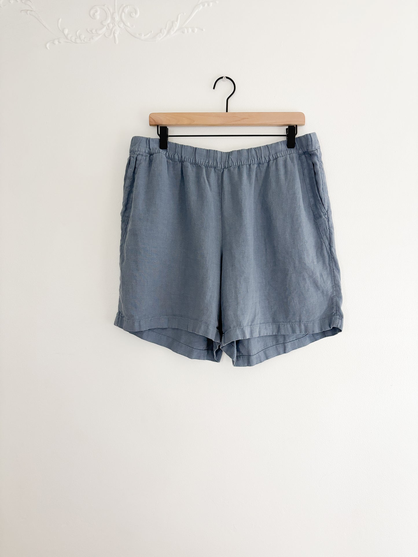 J Jill Linen Blue Shorts (L)