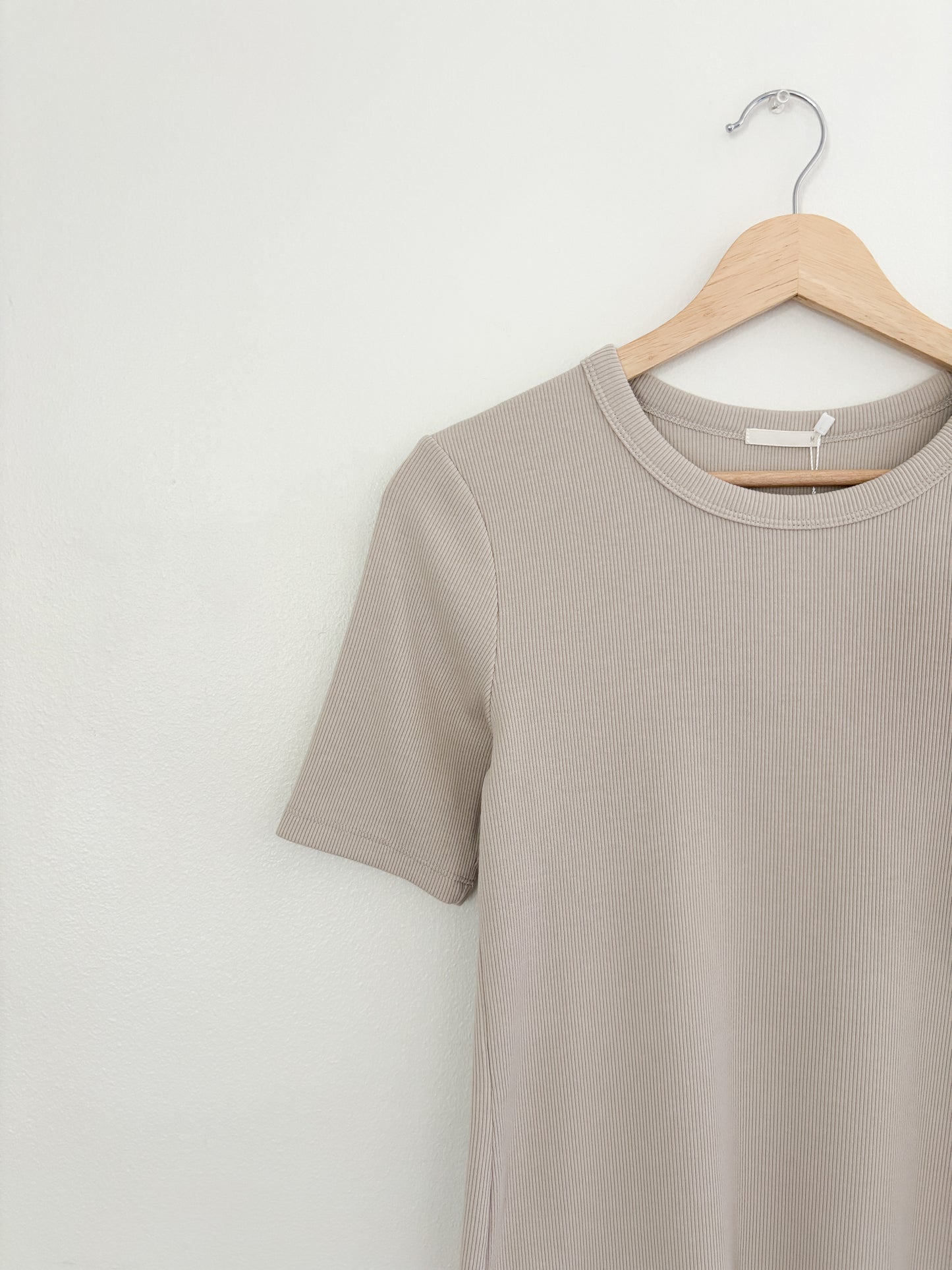 Uniqlo Ribbed Taupe Tee (M)