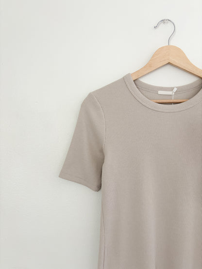 Uniqlo Ribbed Taupe Tee (M)